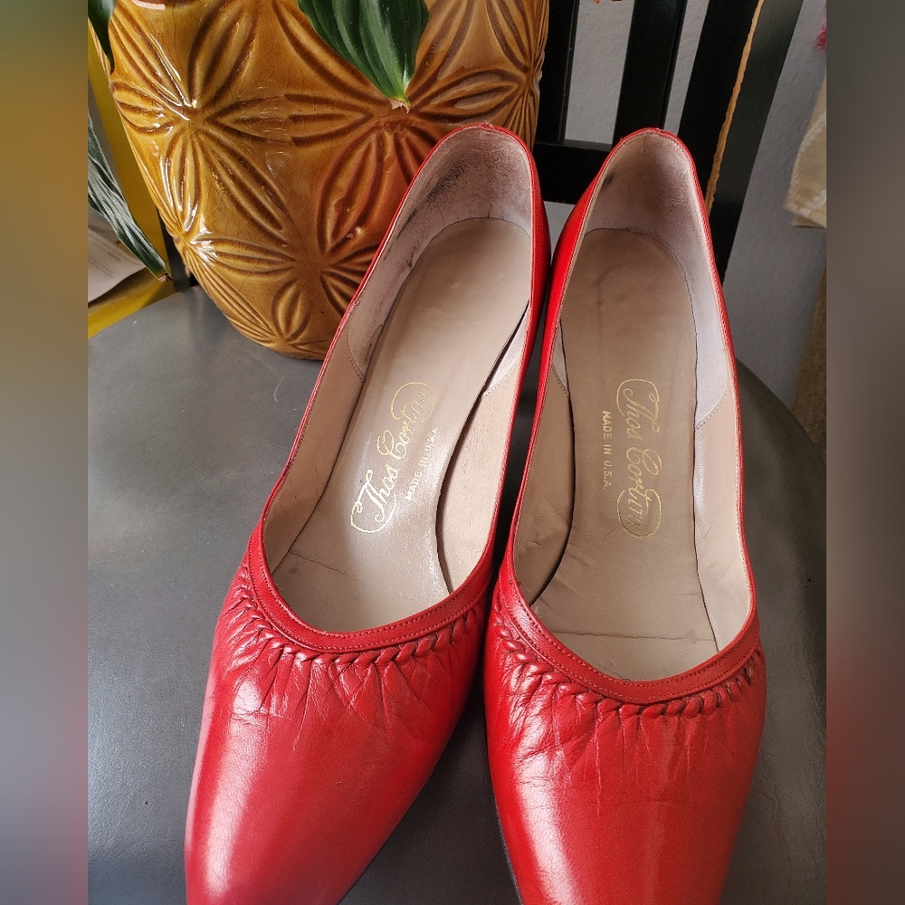 Vintage Thoma CORT RED Kitten Heels Size 10 AA